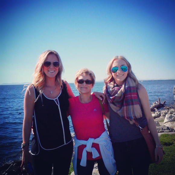 Meet your Posher, Sara - Picture 1 of 1